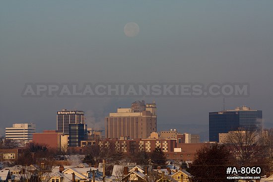 Moonset over downtown Charleston in the winter
