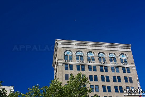 Clear blue sky at Capitol and Quarrier