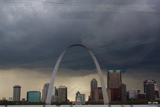 Dark storm clouds over the St. Louis Gateway Arch