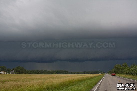 Approaching severe thunderstorm 3