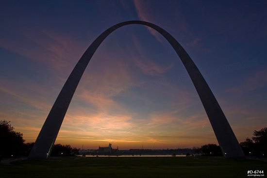 The last minutes before sunrise at the Gateway Arch in St. Louis, looking east across the Mississippi River