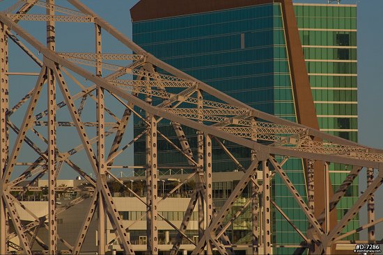 MLK Bridge truss superstructure