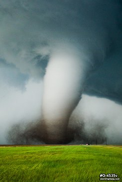 Violent white stovepipe tornado