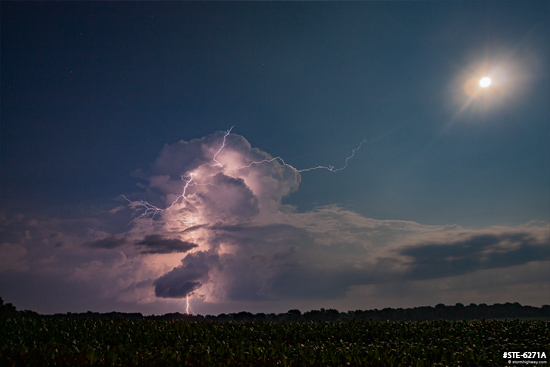 Clear-air lightning and moon