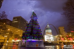 Winter lightning and thundersnow